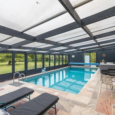 La Villa Du Golf - Avec Piscine Couverte Chauffee Et Jacuzzi Le Tronchet  Exterior foto